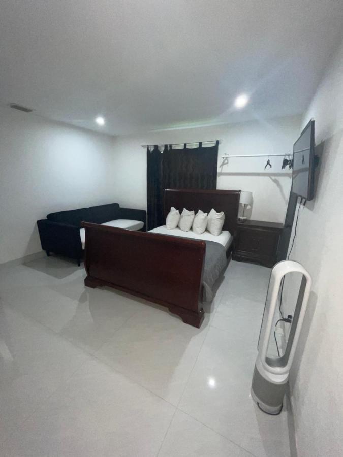 Room & Private Bathroom 보카 레이턴 외부 사진